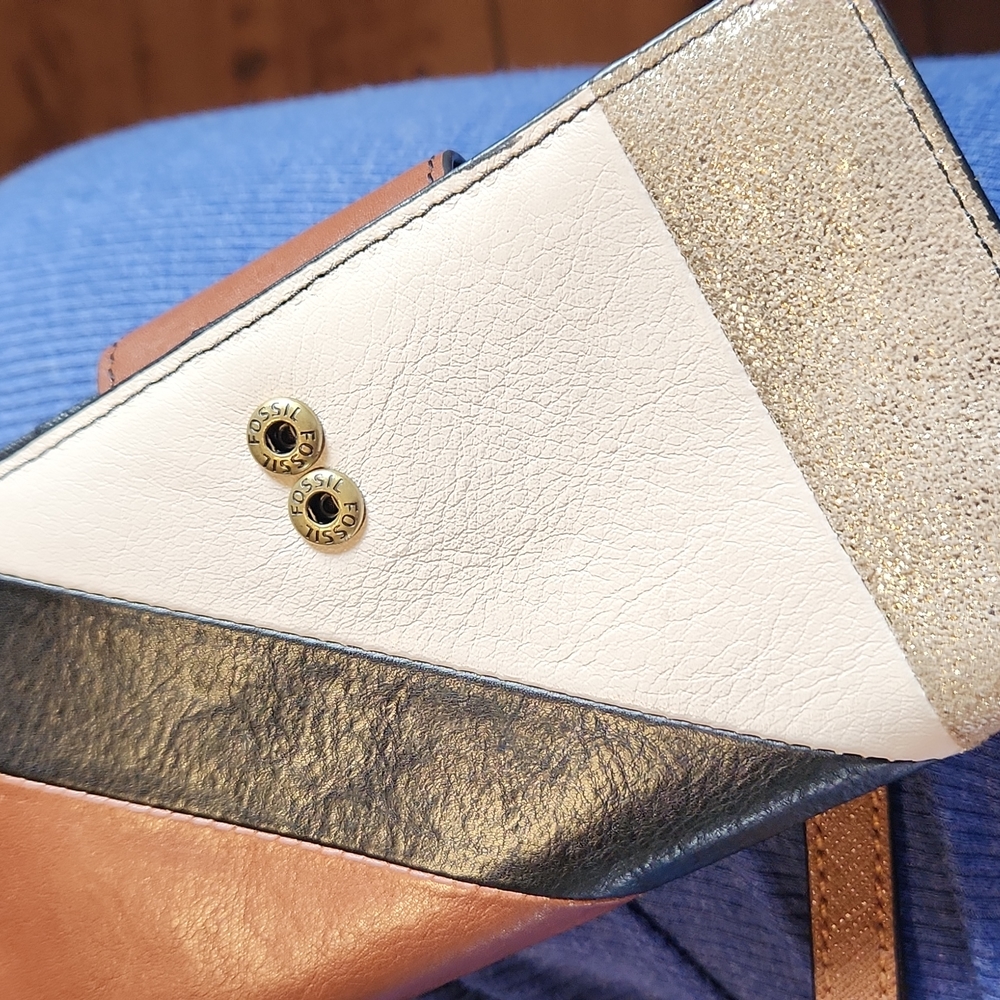 Fossil Wallet - Picture 5 of 8